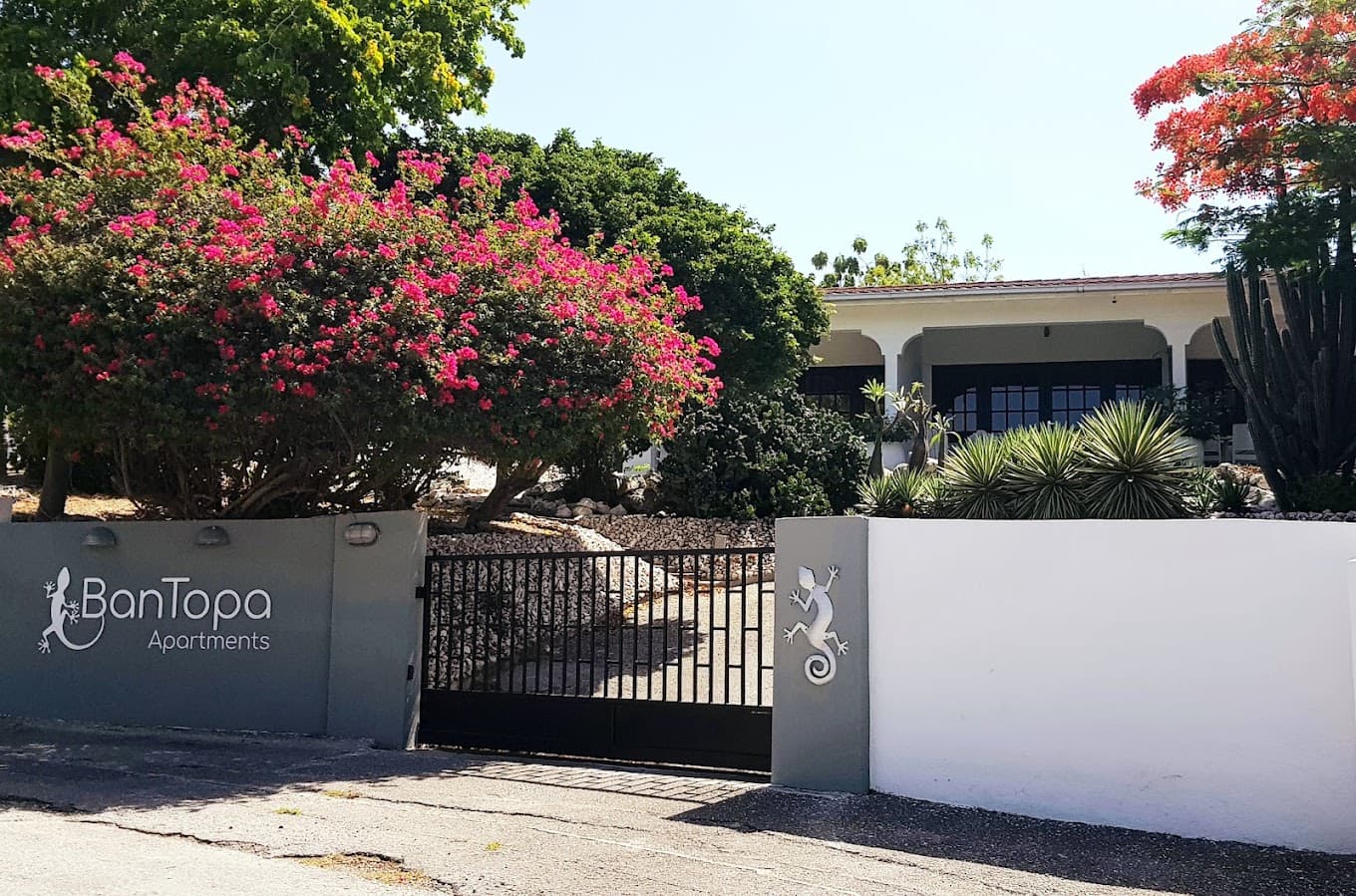 Bantopa Apartments and Villas