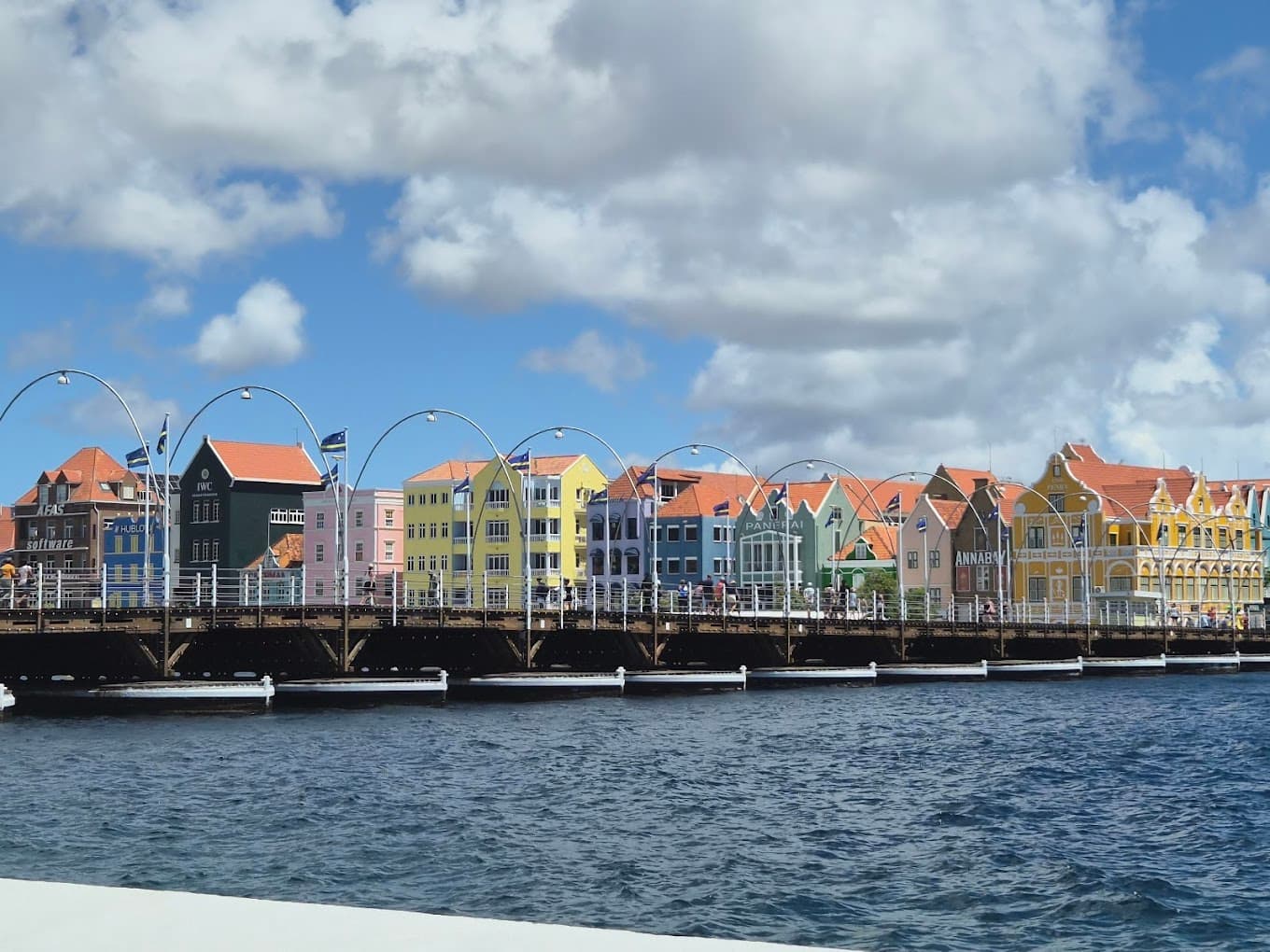 Queen Emma Pontoon Bridge