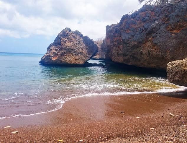 Boca Santu Pretu (Black Sand Beach)