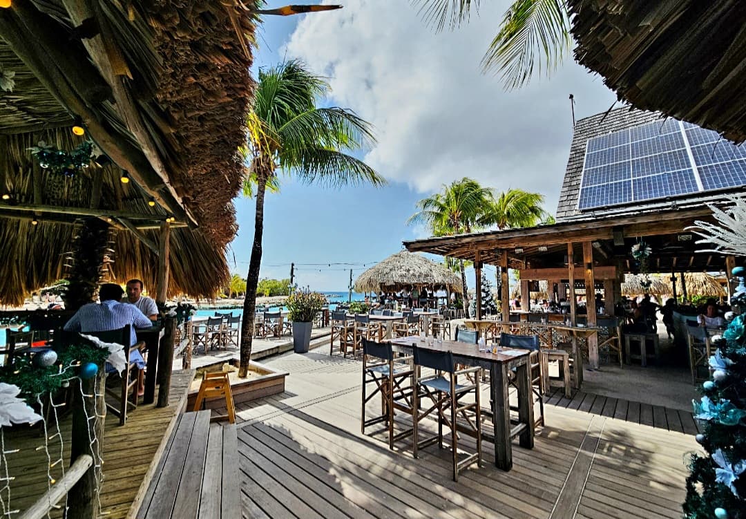 Hemingway Beach Bar & Restaurant