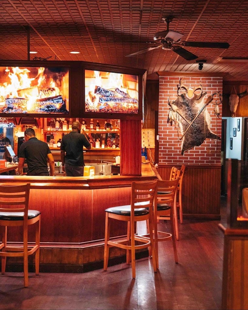 Joey’s Smokehouse Bar & Grill