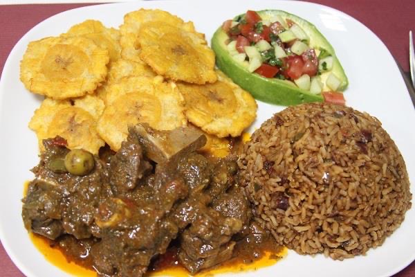 Stobá (Curaçaoan Beef Stew)